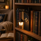 Aparador de livros em miniatura no estilo de poste de iluminação retrô
